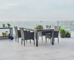 JUTLANDIA VATTRUP L206/319 Bord Svart + 4 AIDT Stol Svart -Utemöbler affär 178436