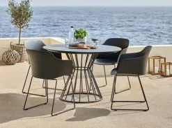 FAGERNES Ø110 Bord Grå + 4 SANDVED Stol Svart