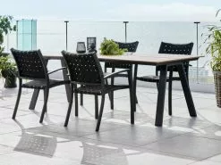 JUTLANDIA FAUSING L220 Bord Natur + 4 JEKSEN Stol Svart