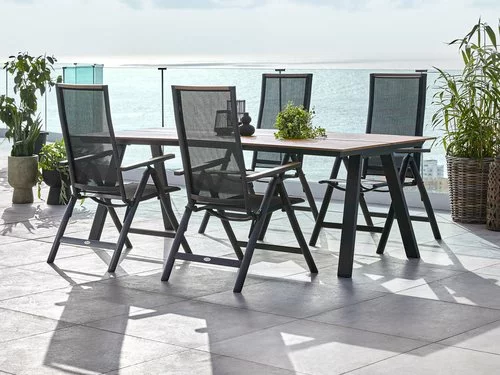 JUTLANDIA FAUSING L220 Bord Natur + 4 BREDSTEN Stol Svart 2 JUTLANDIA FAUSING L220 Bord Natur + 4 BREDSTEN Stol Svart