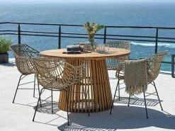 HOLTE Ø120 Bord Hårdträ + 4 ILDERHUSE Stol Natur