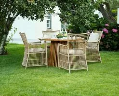 HOLTE Ø120 Bord Hårdträ + 4 FJELLERUP Stol Natur 7 HOLTE Ø120 Bord Hårdträ + 4 FJELLERUP Stol Natur -Utemöbler affär 201803